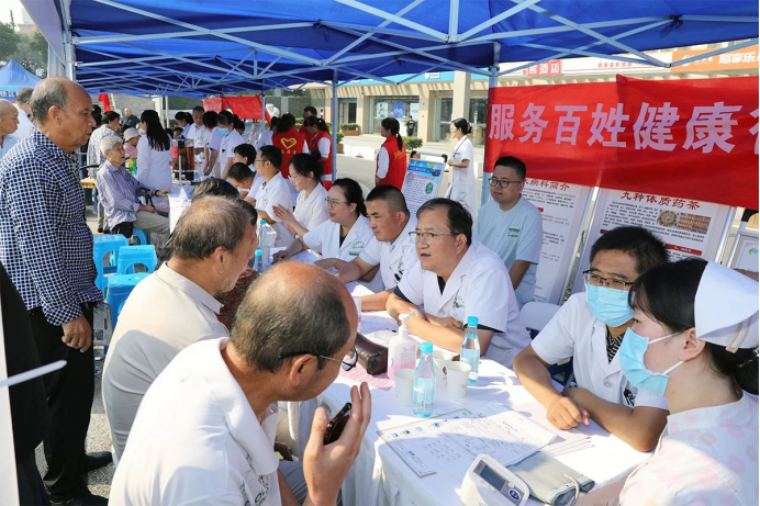 西安中医脑病医院参加2024年“服务百姓健康行动”大型义诊活动