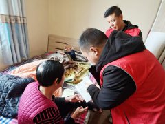 西安中医脑病医院与西安市灞桥区残联开展重度残疾人上门评残服务