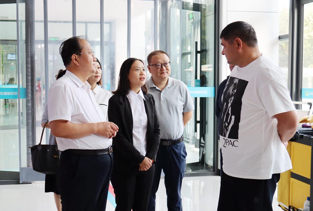 吉尔吉斯斯坦楚河州州长莅临西安中医脑病医院考察访问