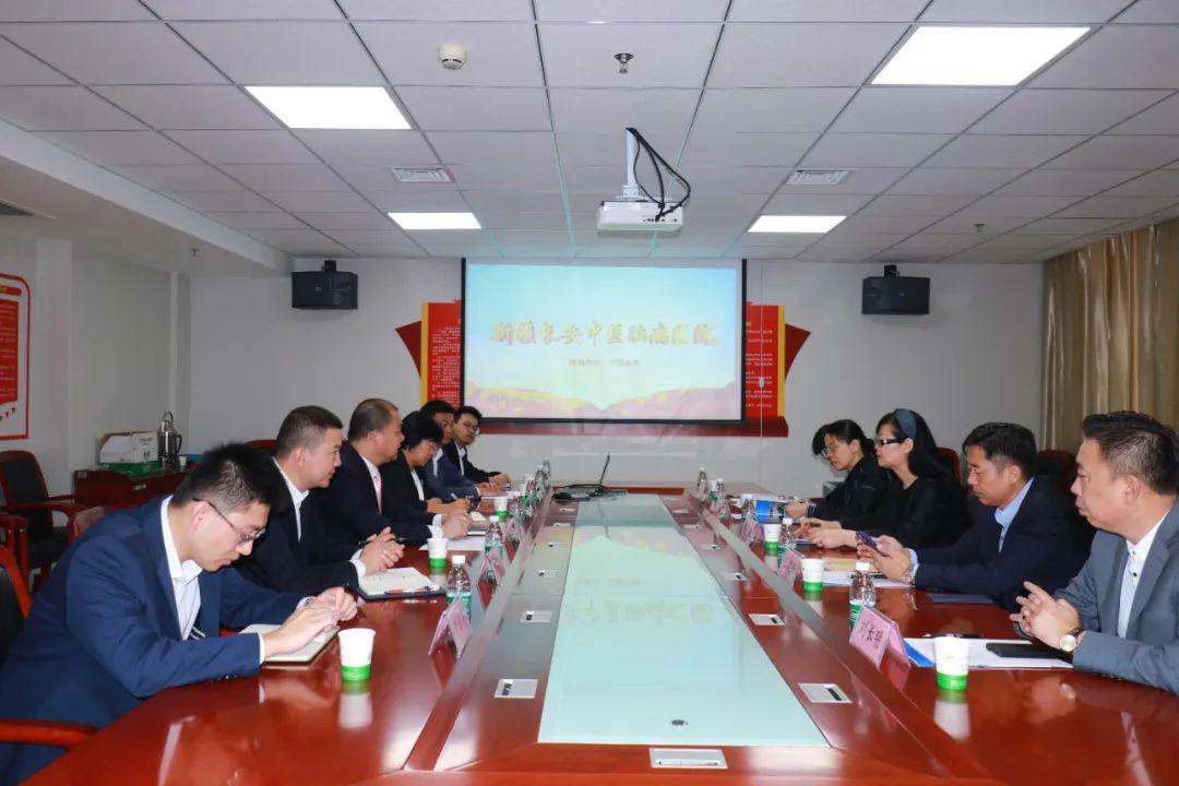 民盟新疆区委会一行到新疆长安中医脑病医院开展民主监督调研工作