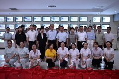 新疆维吾尔自治区总工会到新疆长安中医脑病医院看望并慰问一线医护人员