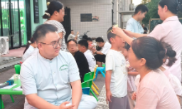 商洛仁真中医脑病康复医院举办儿童中医“小夜市”义诊活动